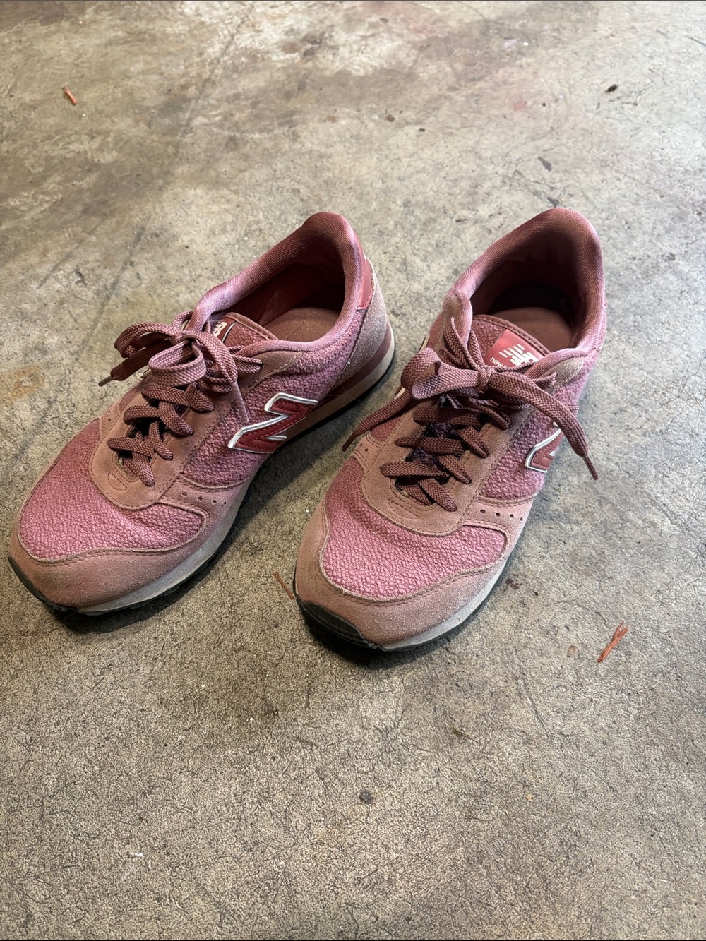 New Balance Women's Mauve Lace-Up Sneakers